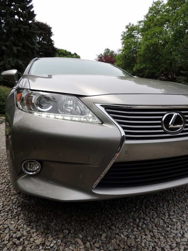 Ride In Luxury: Lexus ES 350 Review – 2 Wired 2 Tired